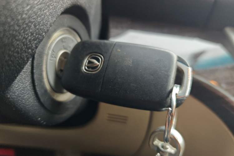 Used Changan Raeton 2014 1.8T Automatic Elite Anniversary Edition China IV Standard