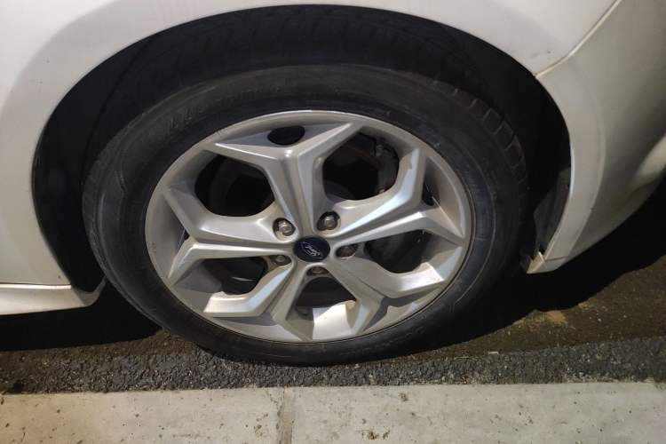 Used Ford Focus 2012 Hatchback 2.0L Manual Luxury Sport Model