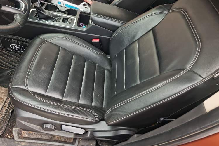 Used Ford Kuga 2017 EcoBoost 180 Two-Wheel-Drive Platinum Edition Left Front Seat