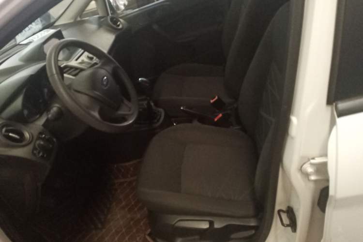 Used Ford Fiesta 2013 Sedan 1.5L Manual Fashion Edition
