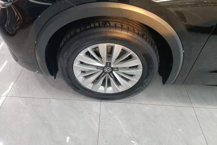 Used Volkswagen Viloran 2023 Revised 330TSI Business Edition Exterior 4