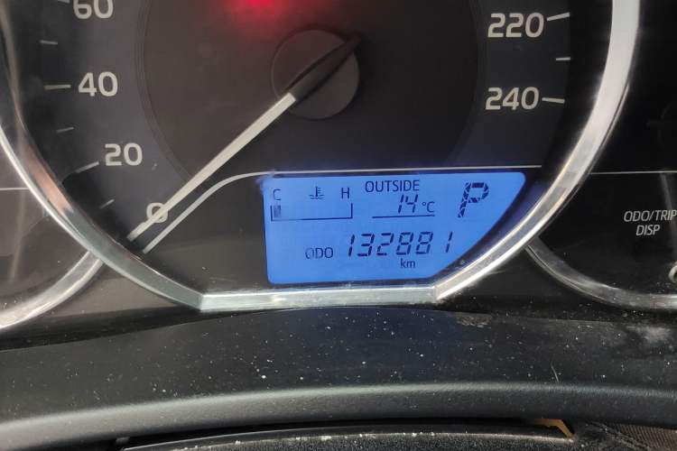 Used Toyota Corolla 2017 Revised Version 1.2T S-CVT GL Odometer Close Up