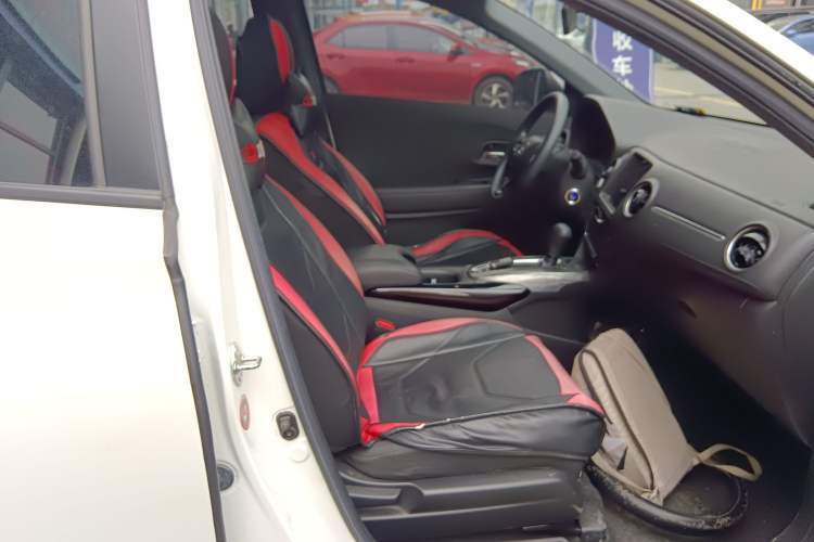 Used Honda XR-V 2021 220TURBO CVT Comfort Version Right Front Seat