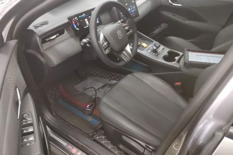 Used BYD Qin PLUS 2025 DM-i Smart Drive 55KM Leading Model Driver Seat