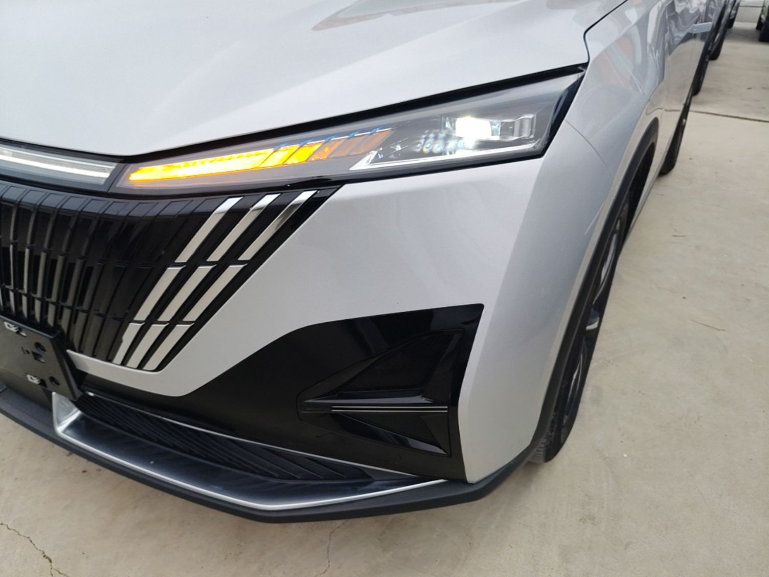 Dongfeng Aeolus Mage 2024 Honor Edition 1.5T Luxury Model — снимка 8