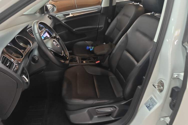 Used Volkswagen Golf 2017 230TSI Automatic Comfort Edition – Celebrating Milestone of One Million Units