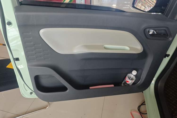 Used Wuling Hongguang MINIEV 2022 Macaron Premium Model – Lithium Iron Phosphate