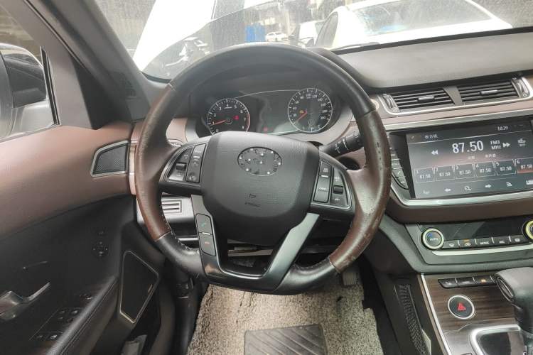 Used Land X7 2015 2.0T Panoramic Flagship Edition Steering Wheel