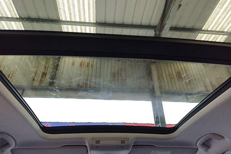 Used Volkswagen Tayron 2024 300TSI Two-Wheel-Drive Luxury Plus Advanced Version Headliner