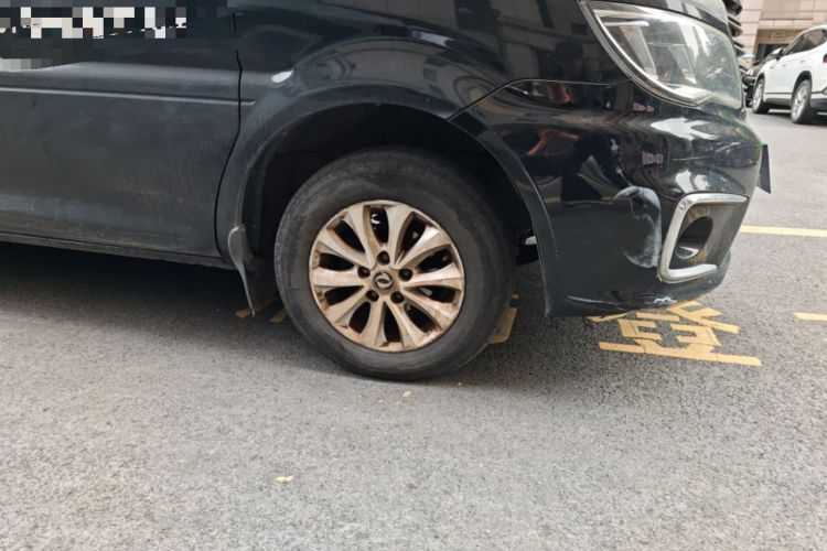 Used FORTHING Lingzhi 2018 M5L 1.6L 7-Seater Luxury Model Right Front Wheel Hub