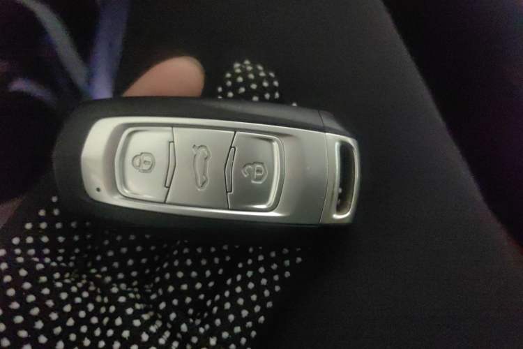 Used Geely Auto Emgrand X7 Sport 2016 1.8TD Automatic ZhiZun Version
