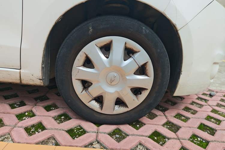 Used Chevrolet Sail 2013 Hatchback 1.2L AMT Ideal Edition Right Front Wheel Hub