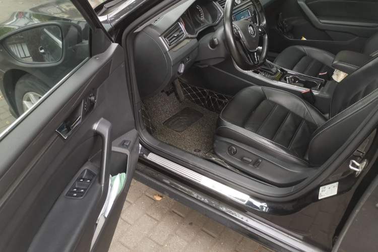 Used Volkswagen Passat 2017 330TSI DSG Luxury Edition
