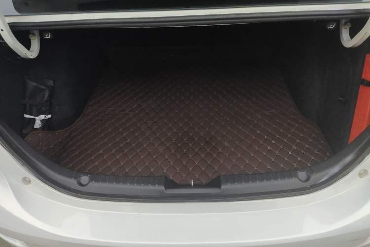 Used Mazda 3 Axela 2016 Sedan 1.5L Automatic Comfort Model Trunk