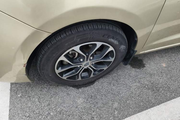 Used CHANGAN KAICHENG Oushang A600 2017 1.5L Manual Luxury Model Left Front Wheel Hub