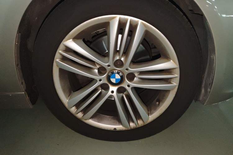 Used BMW 3 Series 2016 320Li Fashion Model Right Front Wheel Hub