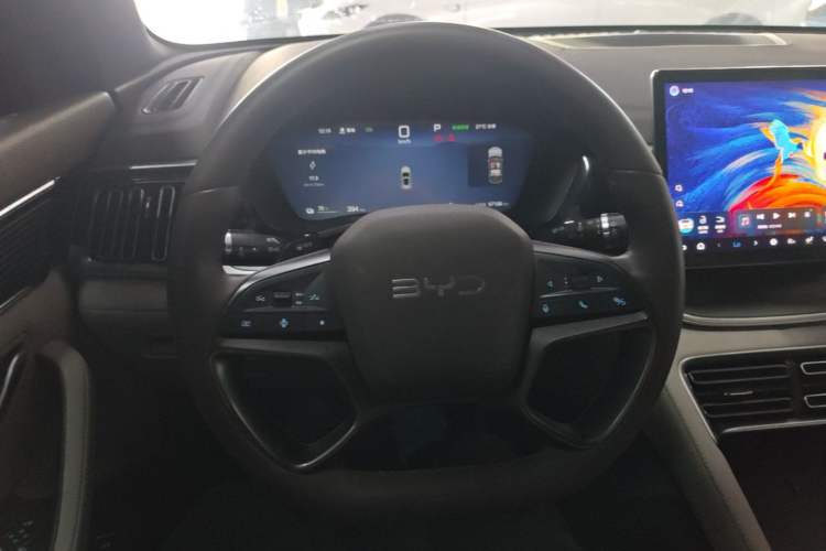 Used BYD Song PLUS New Energy 2025 EV Intelligent Driving Edition 520km Luxury Model
