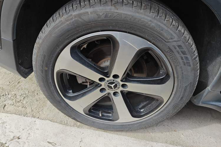 Used Mercedes-Benz GLC 2019 Facelift GLC 260 L 4MATIC Luxury Model
