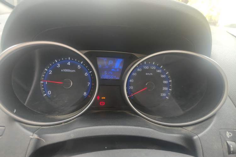 Used Hyundai ix35 2015 2.0L Automatic 2WD Comfort Edition China IV Standard Instrument Cluster