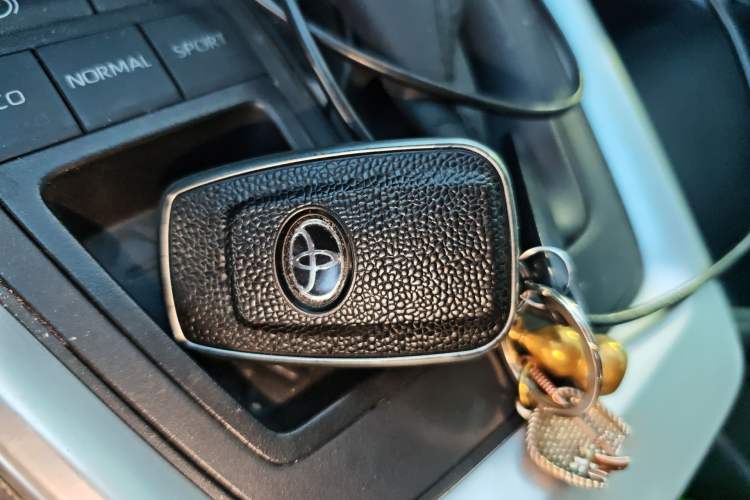 Used Toyota RAV4 2020 2.0L CVT Two-Wheel Drive Fashion Edition
