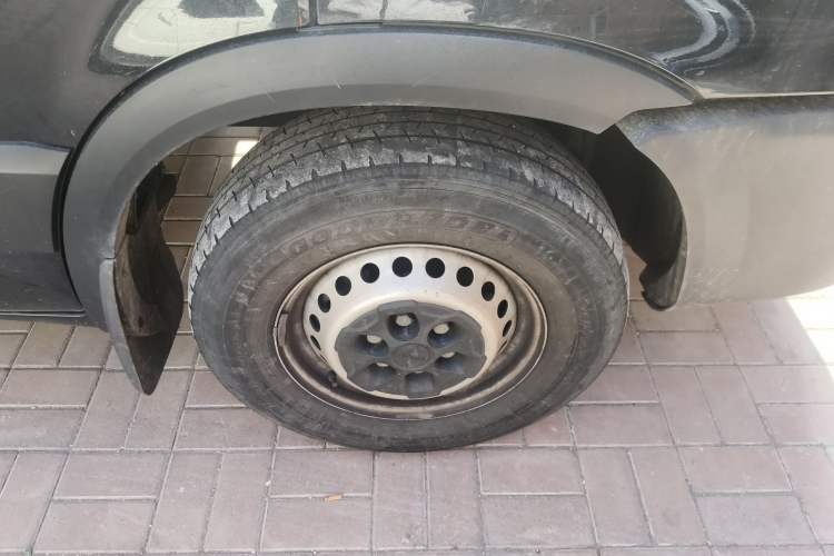 Used Iveco Eurocargo 2021 2.0T Manual Super-Rui Short Wheelbase Low-Roof Side-Hinged Door F1A
