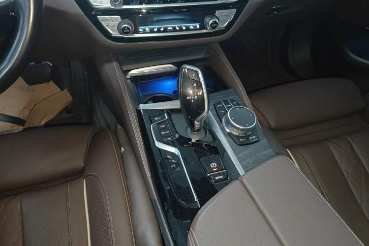 Used BMW 5 Series 2021 530Li Luxury Edition M Sport Package
