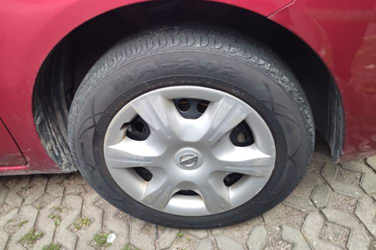 Used Nissan Sunny 2011 1.5XE CVT Comfort Edition Right Front Wheel Hub