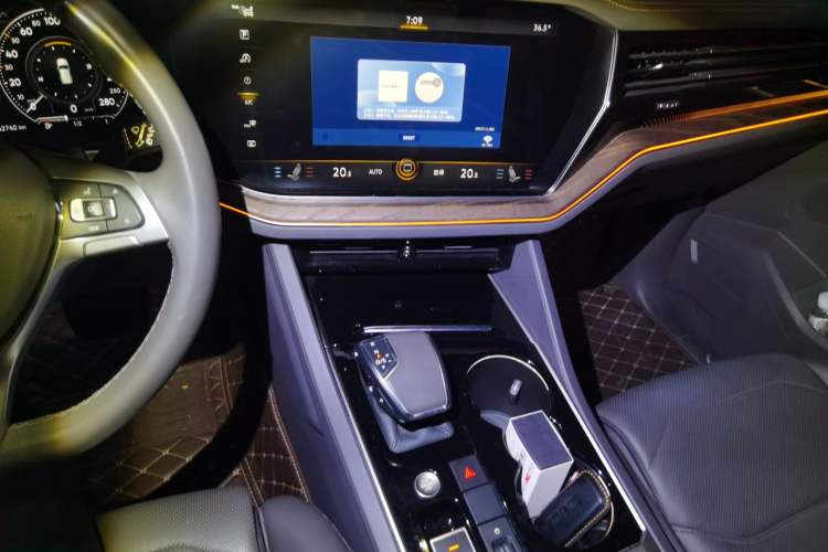 Used Volkswagen Touareg 2019 2.0TSI Ruiyi Edition China VI Standard Audio And AC Panel