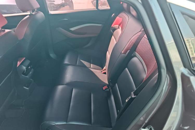 Used MG 5 2021 180 DVVT Manual Youth Luxury Edition
