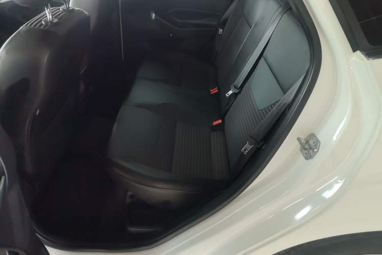 Used Ford Focus 2017 Hatchback 1.6L Automatic Fashion Edition Smart Drive Version