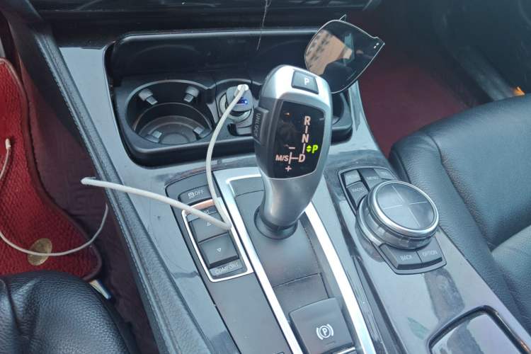 Used BMW 5 Series 2013 525Li Leading Model
