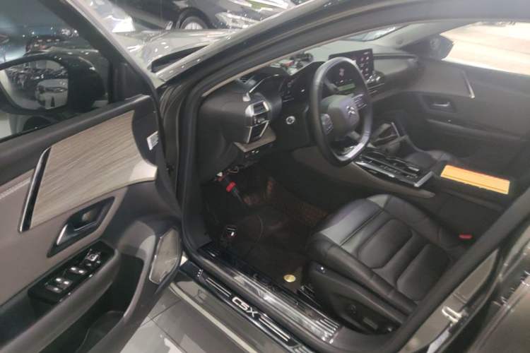 Used Citroen C5 X 2021 1.6T Impressive Edition Driver Seat