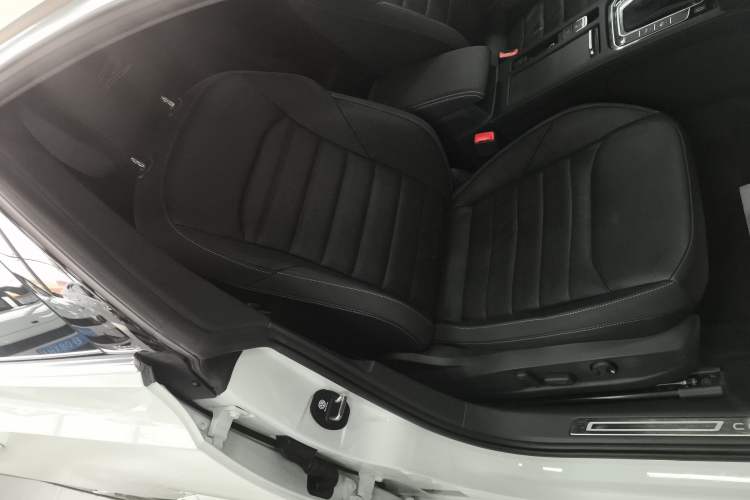 Used Volkswagen FAW-Volkswagen CC 2024 380TSI Striking Edition Right Front Seat