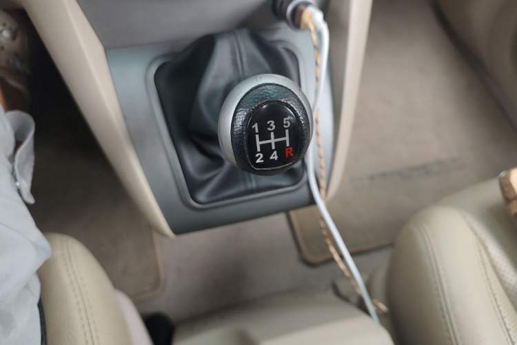 Used BYD S6 2013 Jingyue Edition 2.0L Manual Luxury Model 5 Seats
