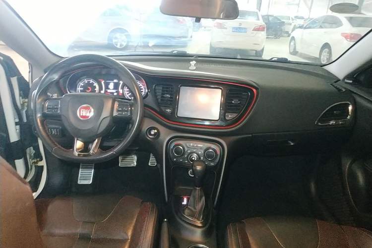 Used Fiat Viaggio 2015 1.4T Automatic Enjoyment Edition