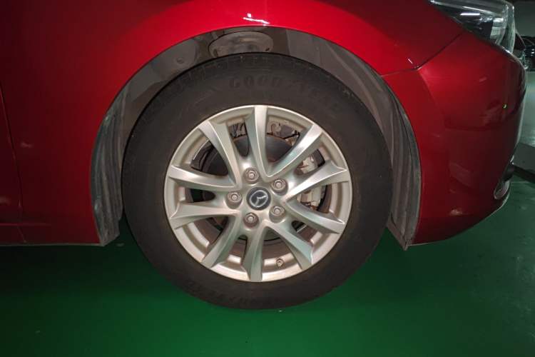 Used Mazda 3 Axela 2017 Hatchback 1.5L Automatic Luxury Model Emission Standard China V