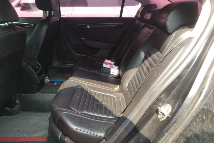 Used Volkswagen Magotan 2012 1.8TSI Luxury Model Left Rear Seat