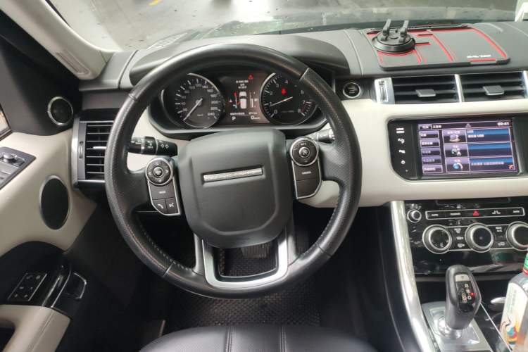 Used Land Rover Range Sport 2014 3.0 SC V6 HSE
