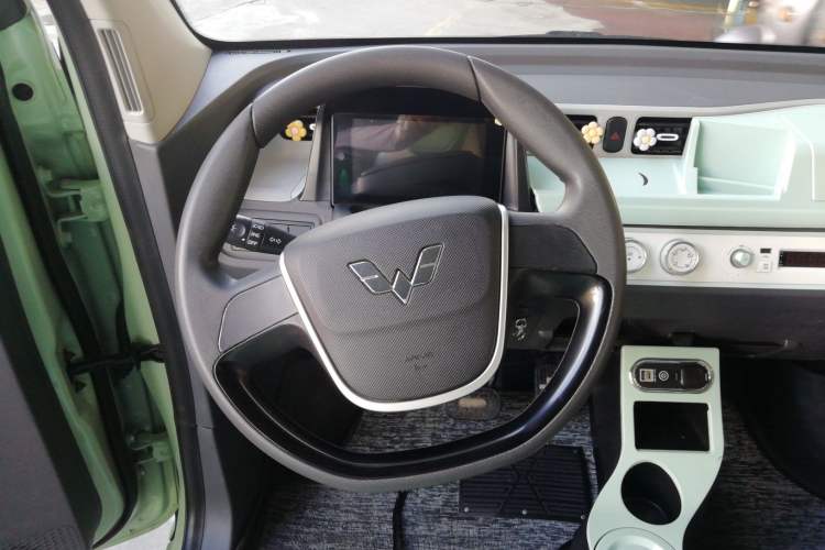 Used Wuling Hongguang MINIEV 2021 Macaron Premium Model – Lithium Iron Phosphate