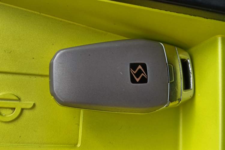 Used SOL E10X 2021 302 km Range Fashion Edition 30.2 kWh