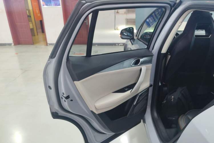 Used Lynk & Co 06 EM-P 2022 PHEV 84 km Range Pro Version
