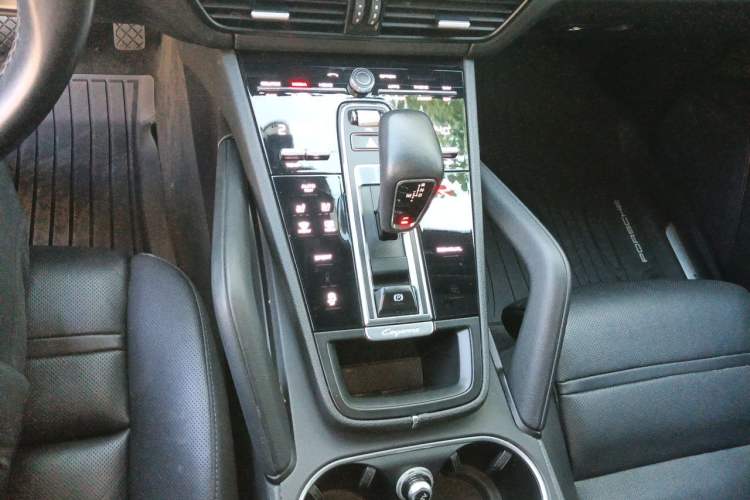 Used Porsche Cayenne 
