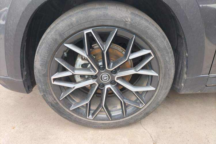 Used CHANGAN UNI-T 2022 1.5T Prestige Version Left Front Wheel Hub