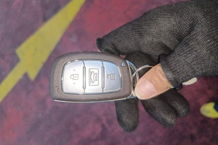 Used Hyundai Mistra 2016 1.6T Automatic Smart GLS Vehicle Key