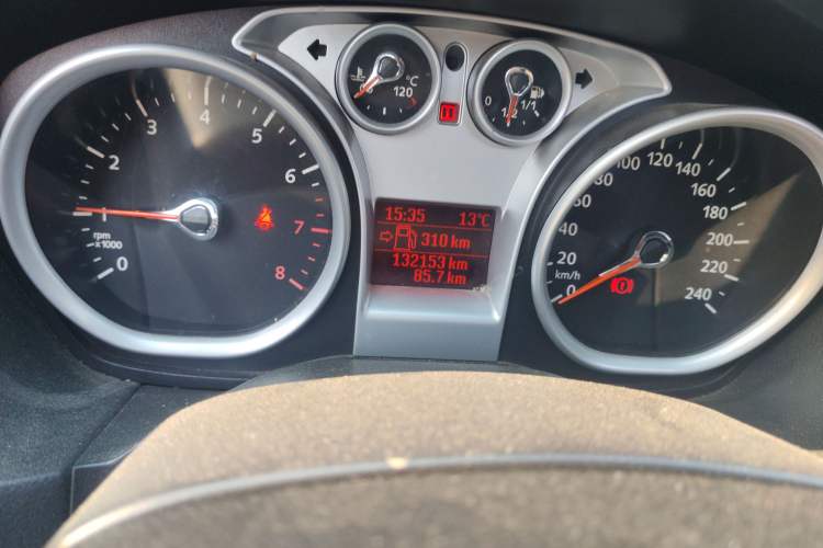 Used Ford Focus 2011 Sedan 1.8L Manual Comfort Model
