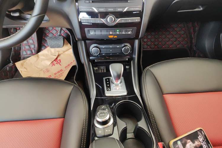 Used Infiniti QX30 2017 2.0T Four-Wheel Drive Fashion Edition
