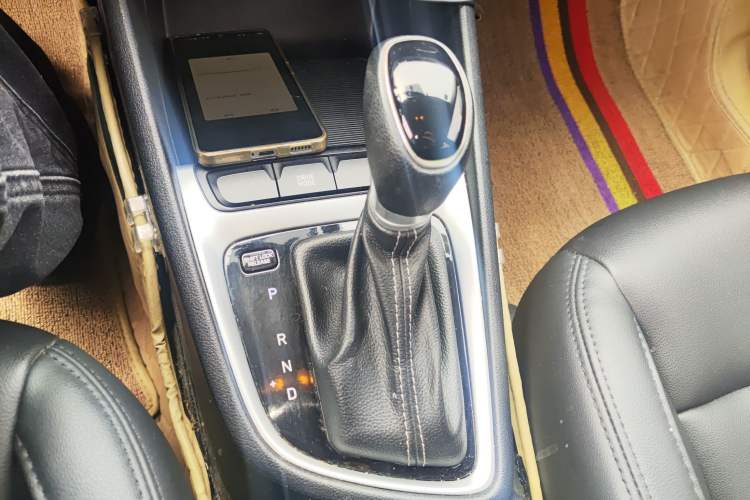 Used Hyundai Celesta 2020 1.6L Automatic GL Enjoyable Edition Gear Lever