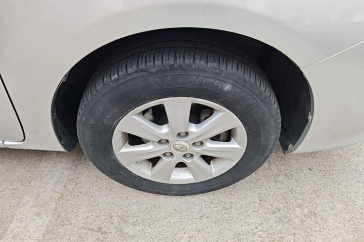 Used Toyota Corolla 2009 1.6L Manual GL Sunroof Special Edition Right Front Wheel Hub