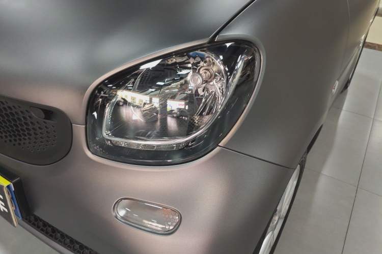 Used smart fortwo 2015 1.0L 52 kW hardtop Dynamic version