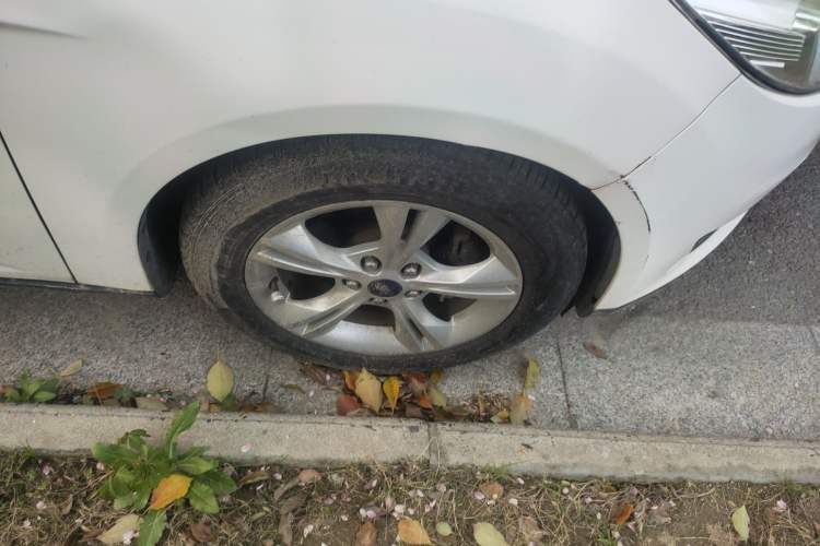 Used Ford Focus 2015 Sedan 1.6L Automatic Comfort Model
